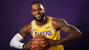 LeBron James, American basketball player, NBA, Los Angeles Lakers, Purple background, 4K wallpaper