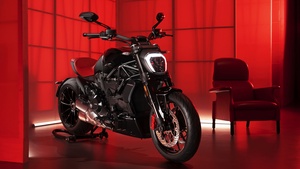Ducati XDiavel Nera, Limited edition, Sports cruiser, Red background, 2022, 4K wallpaper