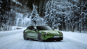 Porsche Taycan Turbo S Sport Turismo, 2022, Winter, Snow covered, 4K wallpaper
