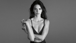 Kendall Jenner, Black and White, Monochrome background, 4K wallpaper