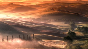 Tuscany, Italy, Countryside, Sunrise, Foggy, Dawn, Landscape, Aerial view, Meadow, 4K wallpaper