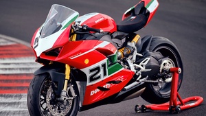 Ducati Panigale V2 Bayliss, Sports bikes, Race track, 2021, 4K wallpaper