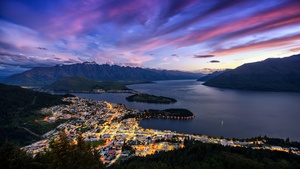 New Zealand, Queenstown, Lake Wakatipu, Sunset, Landscape, Mountain range, City lights, 4K wallpaper