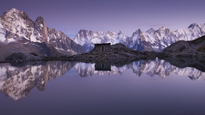 Mirror Lake, Snow covered, Glacier mountains, Sunset, Dusk, Reflection, Mountain range, Peaks, 4K wallpaper