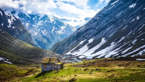 Glacier mountains, Norway, Landscape, Plateau, Wooden House, Snow covered, Sun rays, Cloudy Sky, 4K wallpaper