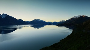 Lake Wakatipu, Evening sky, Queenstown, New Zealand, Landscape, Mountain range, Glacier mountains, Snow covered, Dusk, Reflection, Clear sky, Evening sky, 4K wallpaper
