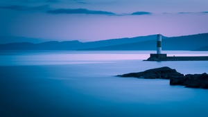 Grand Marais, Lighthouse, Coastline, Long exposure, Breakwaters, Mountains, Dusk, Landscape, 4K wallpaper