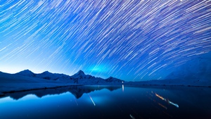 Star Trails, Astronomy, Mountain range, Mountain Peak, Glacier mountains, Snow covered, Landscape, Outer space, Lake, Reflection, 4K wallpaper