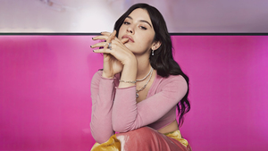 Gracie Abrams, Pink aesthetic, Portrait, American singer, 4K wallpaper