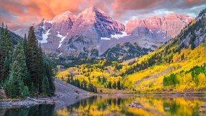 Maroon Bells, Lake, Peaks, Elk Mountains, Scenic, Daytime, Scenery, 4K wallpaper