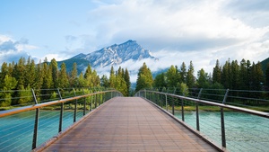 Wooden bridge, Banff National Park, Green Trees, Mountain Peak, Cloudy Sky, Landscape, Scenery, River, Rocky Mountains, 4K wallpaper
