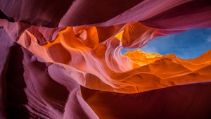 Lower Antelope Canyon, Arizona, Tourist attraction, Famous Place, Rock formations, Curves, Looking up at Sky, 4K wallpaper