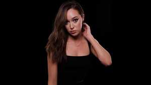 Alycia Debnam-Carey, Black background, AMOLED, 4K wallpaper