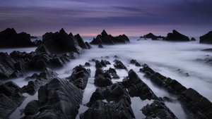 Rocky coast, Foggy, Mist, Evening, Dusk, United Kingdom, Scenic, Purple sky, 4K wallpaper