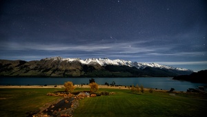 Lake Wakatipu, Night time, Queenstown, New Zealand, Glacier mountains, Mountain range, Snow covered, Astronomy, Starry sky, Landscape, 4K wallpaper
