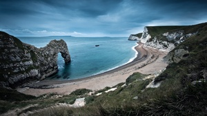 Durdle Door, Rock formation, Jurassic Coast, England, Seascape, Landscape, Coastline, Cloudy Sky, Evening, Arch, Ocean, Landmark, Beach, 4K wallpaper