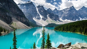 Moraine Lake, Snow covered, Canada, Valley of the Ten Peaks, Banff National Park, Glacier mountains, Green Trees, Reflection, Blue Water, Daytime, Landscape, Scenery, 4K wallpaper
