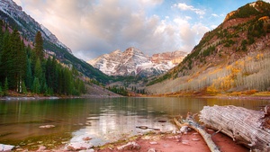 Maroon Bells, Maroon Lake, Maroon Peak, Elk Mountains, Aspen, Colorado, Landscape, Glacier mountains, Snow covered, White Clouds, Reflection, 4K wallpaper