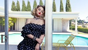 Selena Gomez, Polka dots, 4K wallpaper