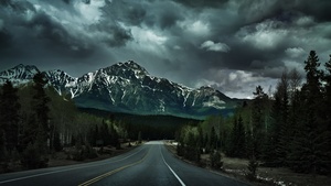 Endless Road, Canadian Rockies, Dark clouds, Stormy, Landscape, Glacier mountains, Snow covered, Green Trees, Icefields Parkway, 4K wallpaper