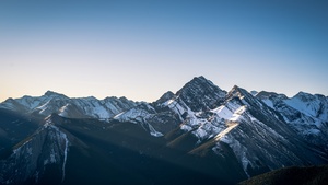 Sulphur Skyline Trail, Jasper National Park, Canada, Mountain range, Snow covered, Glacier mountains, Clear sky, Sun rays, Landscape, Peaks, 4K wallpaper