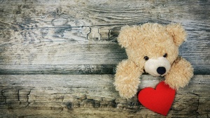 Teddy bear, Red heart, Wooden background, Soft toy, Stuffed, Valentines Day, Cute Bear, Emotions, 4K wallpaper