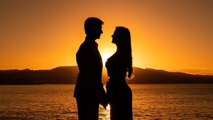 Silhouette, Couple, Romantic, Sunset, Backlit, Seascape, Yellow, Dawn, Beach, 4K wallpaper