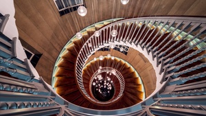 Wooden, Spiral staircase, Steps, Lights, Descent, Interior, Curves, Pattern, Aesthetic, Chandelier, 4K wallpaper