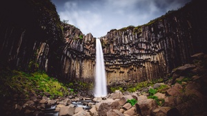 Svartifoss waterfall, Iceland, Vatnajökull National Park, Lava columns, Rocks, Cliff, 4K wallpaper