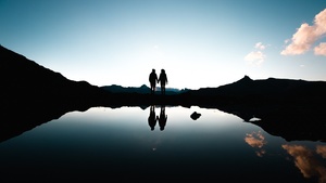 Couple, Switzerland, Silhouette, Together, Holding hands, Romantic, Mountains, Lake, Reflection, Dusk, Evening, 4K wallpaper