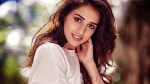 Disha Patani, Bollywood actress, Portrait, Beautiful actress, 4K wallpaper