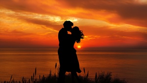 Couple, Romantic kiss, Silhouette, Sunset, Seascape, Together, 4K wallpaper