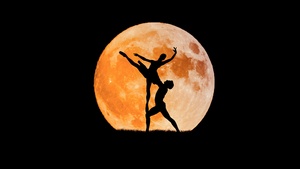 Couple, Full moon, Silhouette, Black background, Dancing, 4K wallpaper