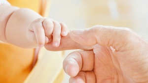 Holding hands, Hands together, Cute Baby, Happy Fathers Day, 4K wallpaper
