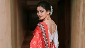 Mamitha Baiju, Saree, Malayalam actress, Indian actress, Traditional, 4K wallpaper