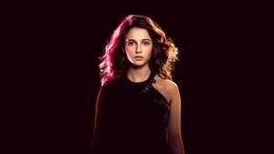 Naomi Scott, Charlies Angels, Black background, 4K wallpaper
