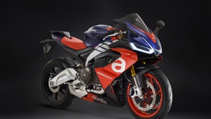Aprilia RS 660, Dark background, Sports bikes, 4K wallpaper