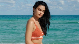 Camila Mendes, Beach, Photoshoot, Elle Magazine, 4K wallpaper