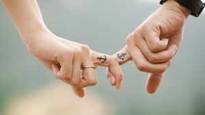 Couple, Hands together, Romantic, Lovers, 4K wallpaper