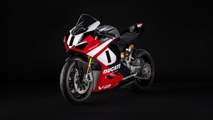 Ducati Panigale V2, Final Edition, 2025, Dark background, 4K wallpaper