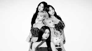 Le Sserafim, 2024, Monochrome, Sakura Miyawaki, Kim Chaewon, Huh Yunjin, Hong Eunchae, Kazuha, White background, 4K wallpaper