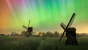 Aurora Borealis, Countryside, Northern Lights, Windmill, Colorful Sky, 4K wallpaper