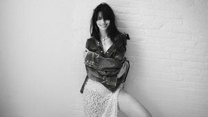 Anne Hathaway, Celebrities, Actress, Monochrome, Black And White, 4K wallpaper