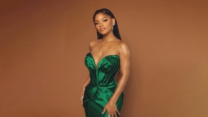 Halle Bailey, American actress, Brown background, 4K wallpaper