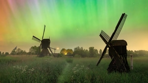 Windmill, Aurora, Nature, Northern Lights, Sky, Photography, 4K wallpaper
