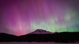 Aurora, Northern Lights, Mountains, Sky, Winter, Snow, Nature, 4K wallpaper