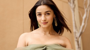 Alia Bhatt, 2024, Indian actress, Portrait, 4K wallpaper