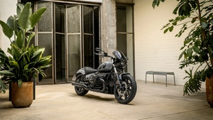 2025, BMW R 18, Cruiser motorcycle, Indoor, 4K wallpaper