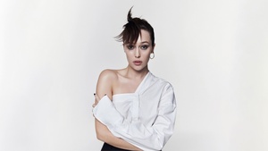 Alycia Debnam-Carey, Australian actress, White background, 4K wallpaper