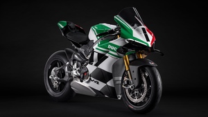 Ducati Panigale V4 Tricolore, 2025, Dark background, 4K wallpaper